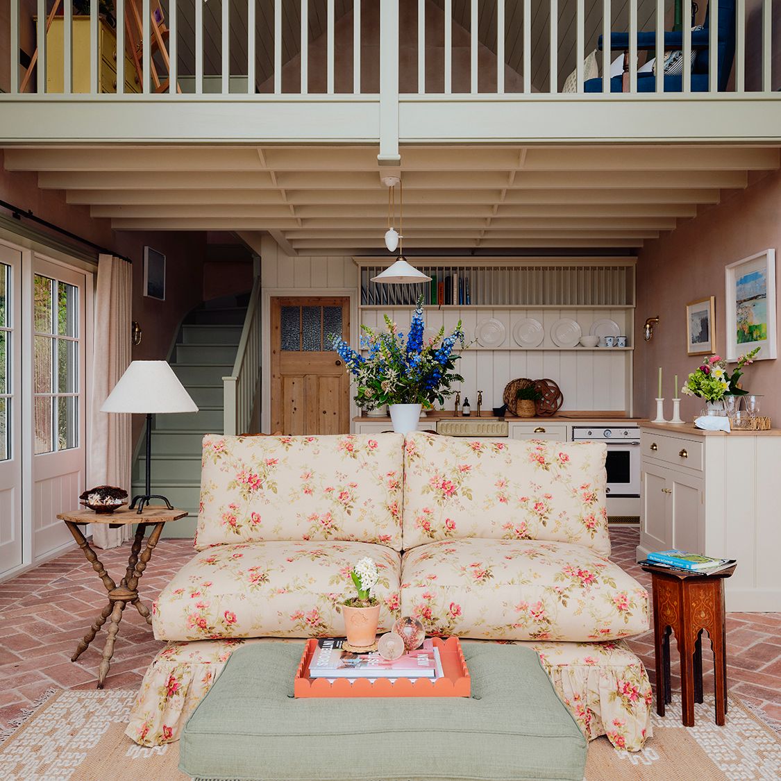 A former shed on the Cornish coast reconfigured into a charmingly warm cottage