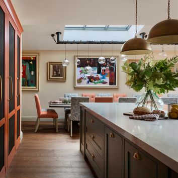 H&G Shops: Inside & Out