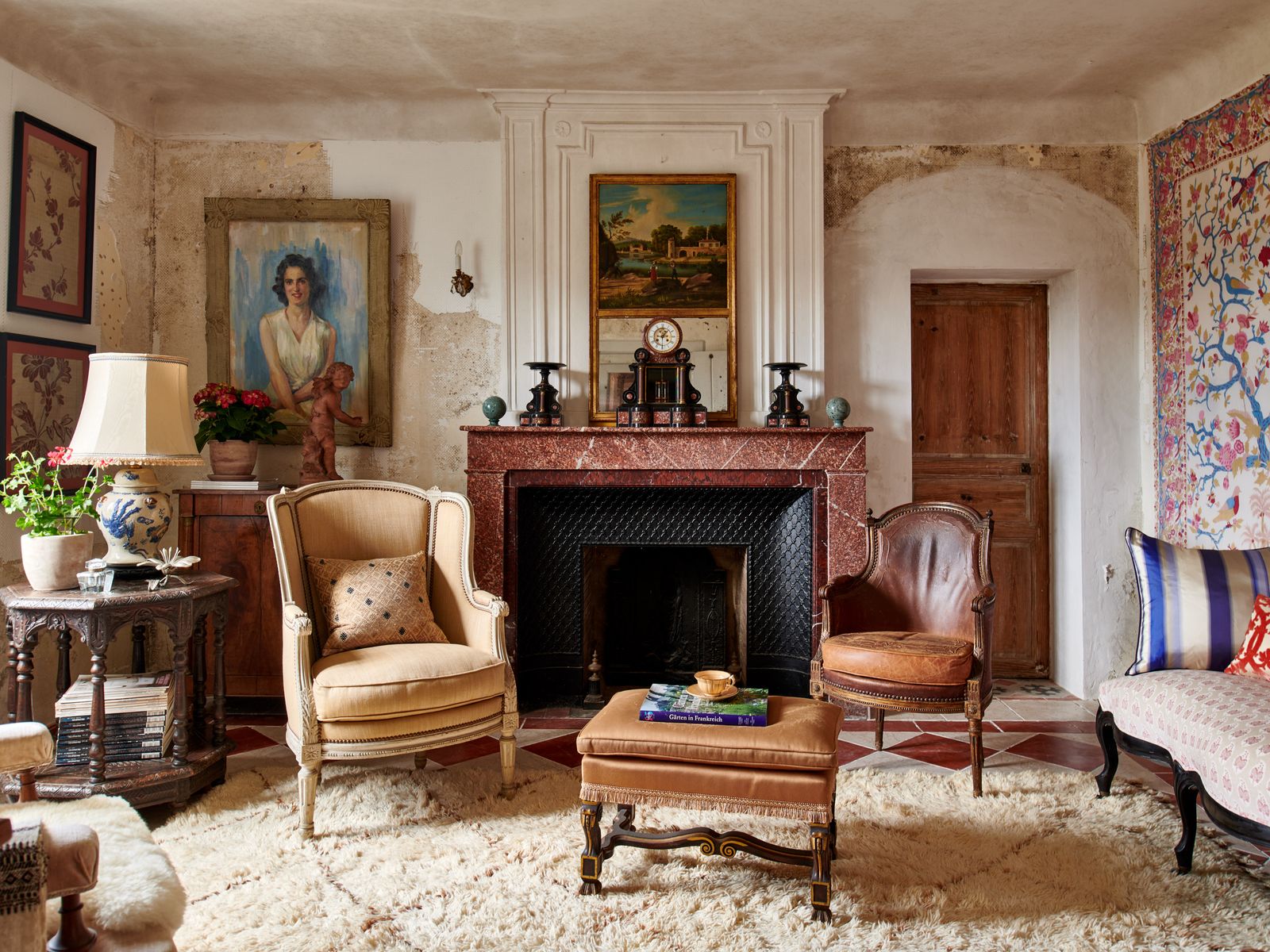 A rustic manor house in southern France with layers of sensitive decoration