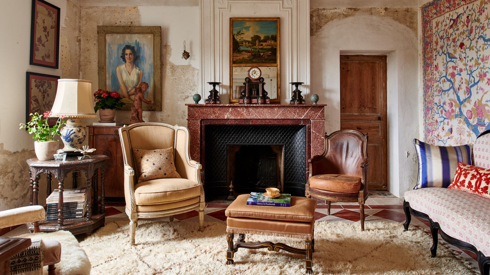 A rustic manor house in southern France with layers of sensitive decoration
