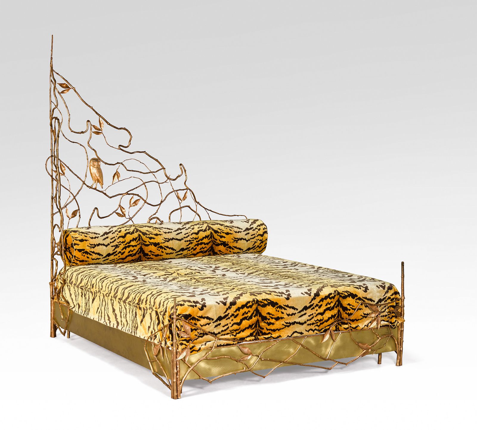 Image may contain Furniture Bed Animal Bird and Bed Sheet